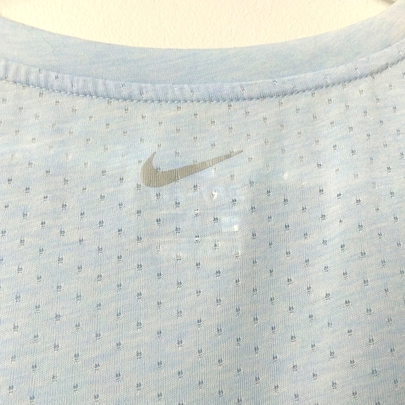 Nike Breathe Tailwind Running Perforated Short Sleeve T-shirt L - Picture 7 of 8